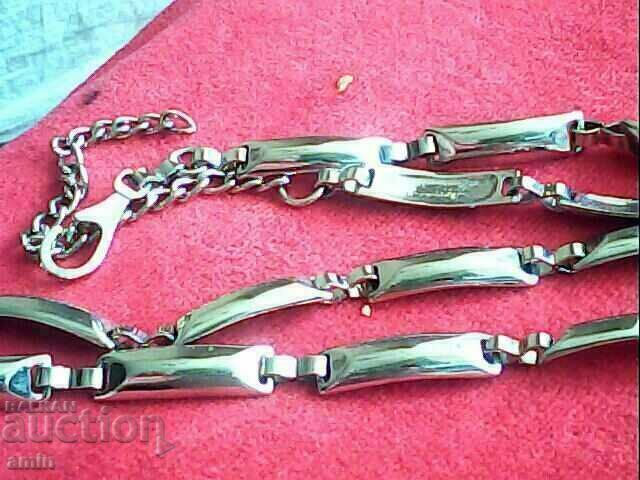 Auction a beautiful chain of steel Auction a beautiful chain of steel