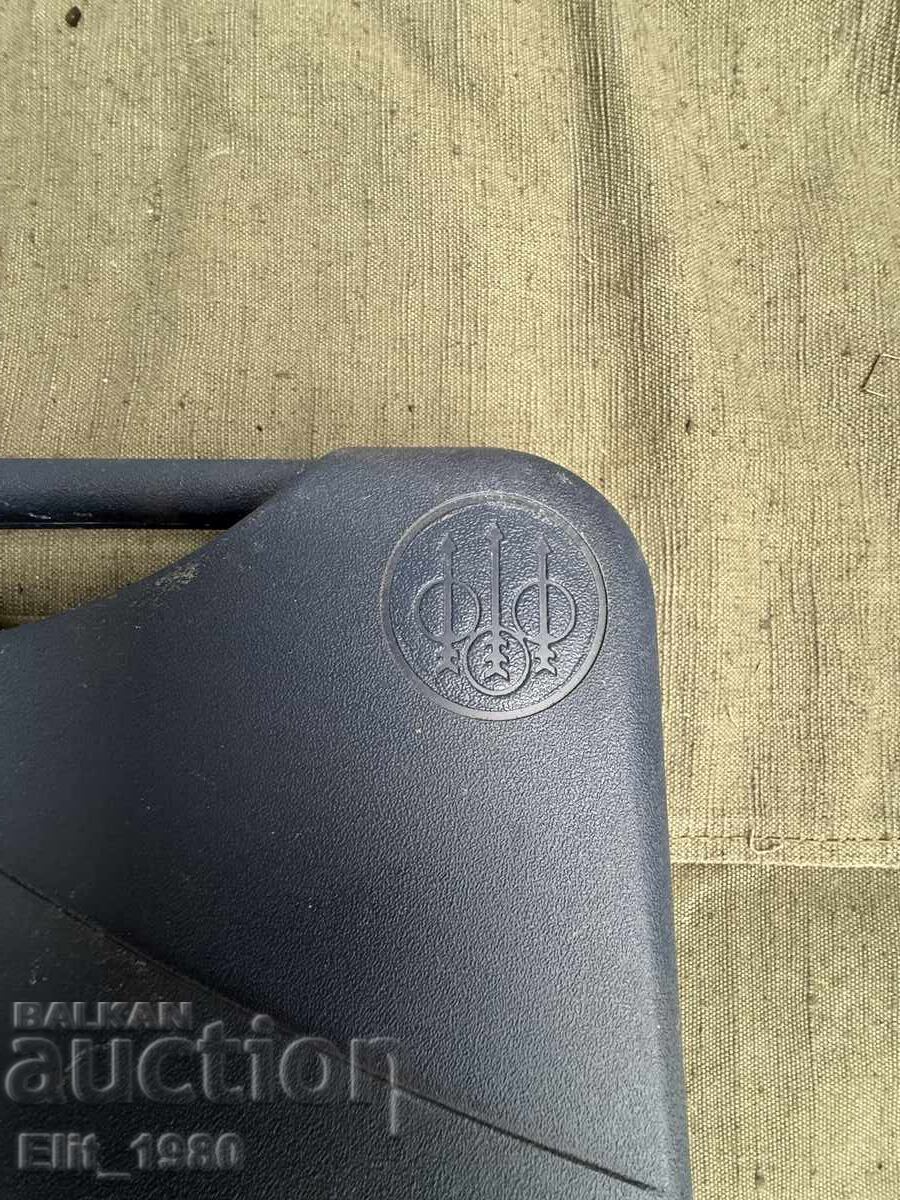 Cutie pentru pistol Beretta cu preț € 28.12 | 55.00 BGN Cutie pentru pistol Beretta cu preț € 28.12 | 55.00 BGN