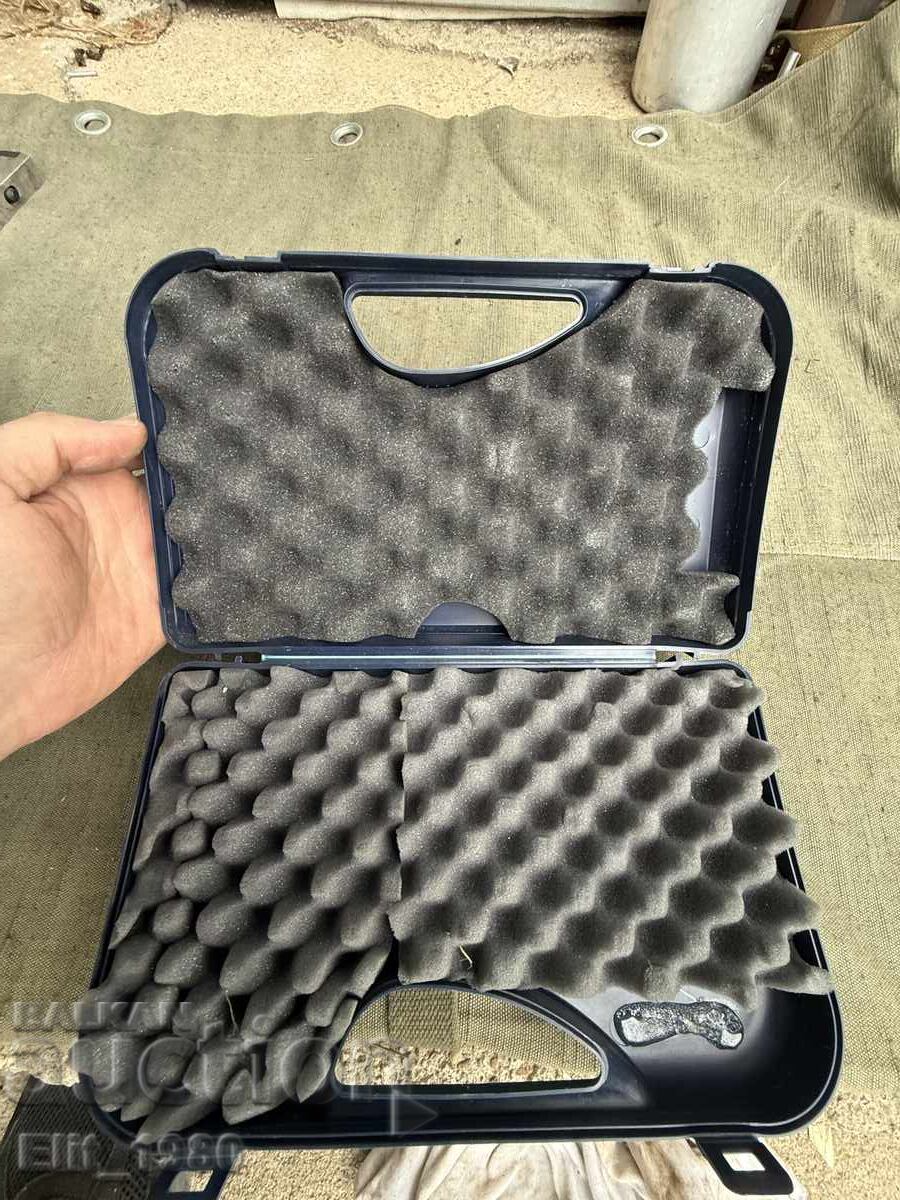 Licitație Cutie pentru pistol Beretta Licitație Cutie pentru pistol Beretta