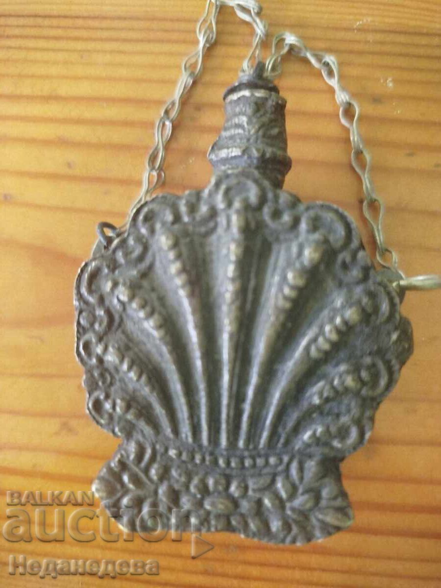 Pavur, Burduk, Shishe