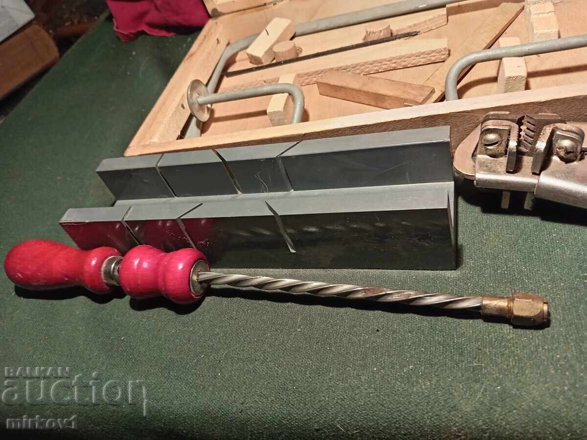 Livrarea Un set de instrumente Livrarea Un set de instrumente