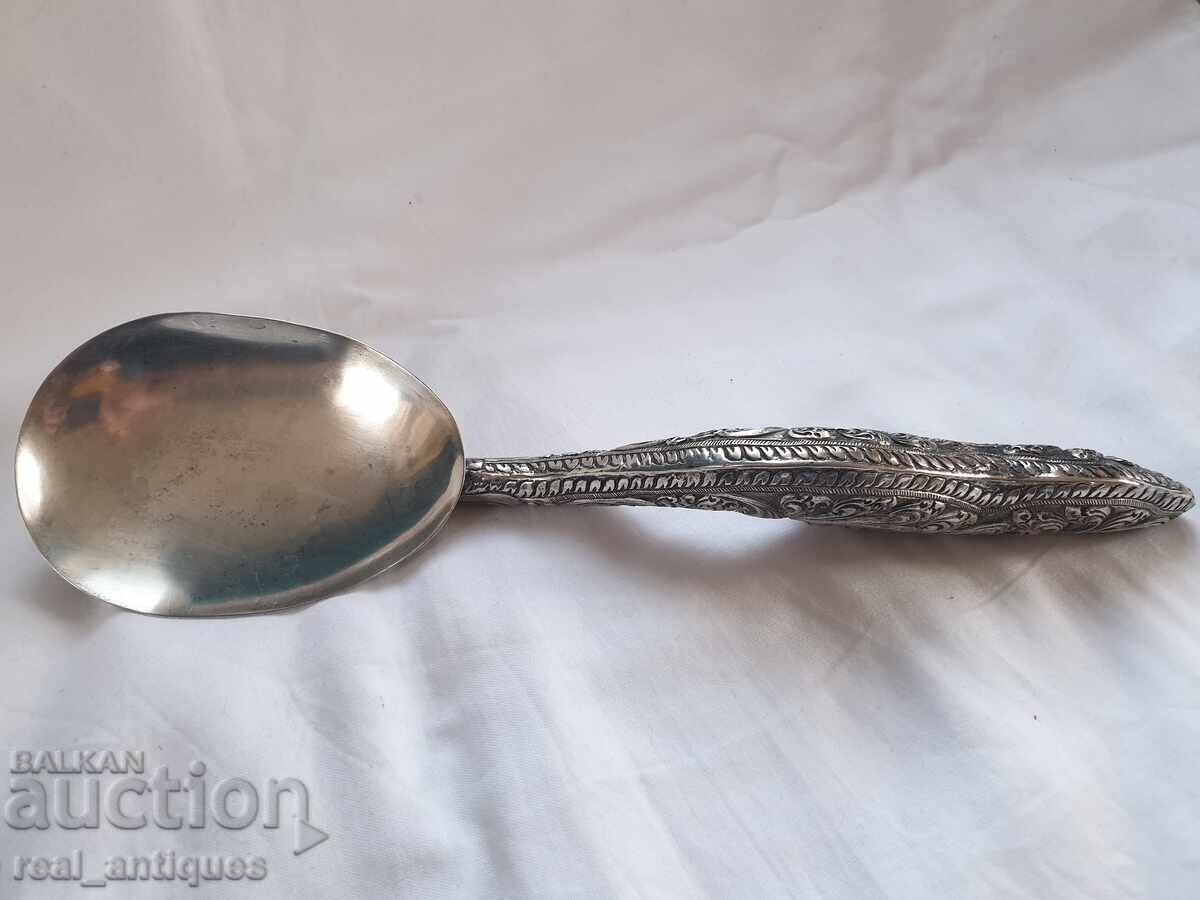 O lingură de argint cu preț € 281.21 | 550.00 BGN