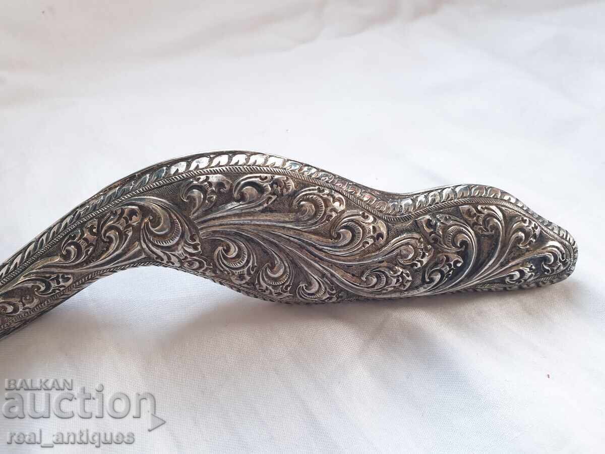 Παράδοση Ένα ασημένιο κουτάλι