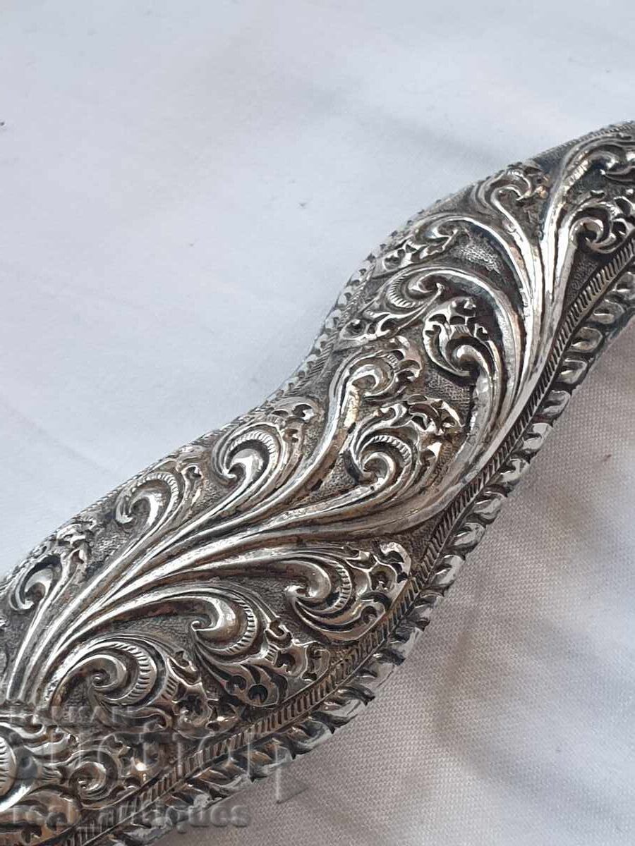 Ένα ασημένιο κουτάλι - 6