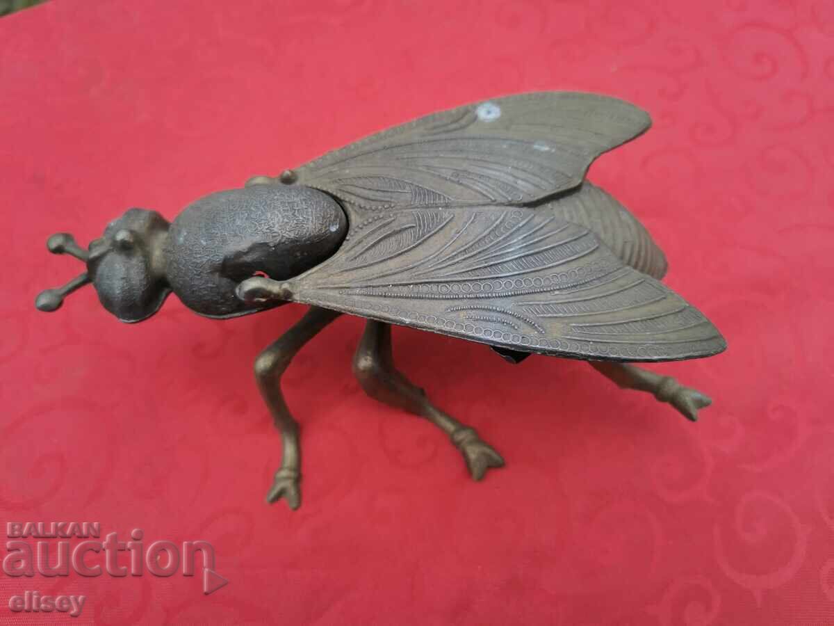 Realizare manuală, scrumieră mare din bronz, model muscă - 5