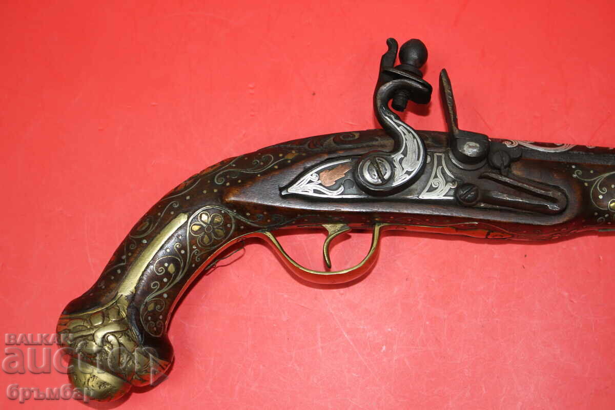 Πιστόλι πυροβόλο με πυρίτιο, με διακοσμητικά και ασήμι στην κάννη με τιμή € 485.73 | 950.01 BGN