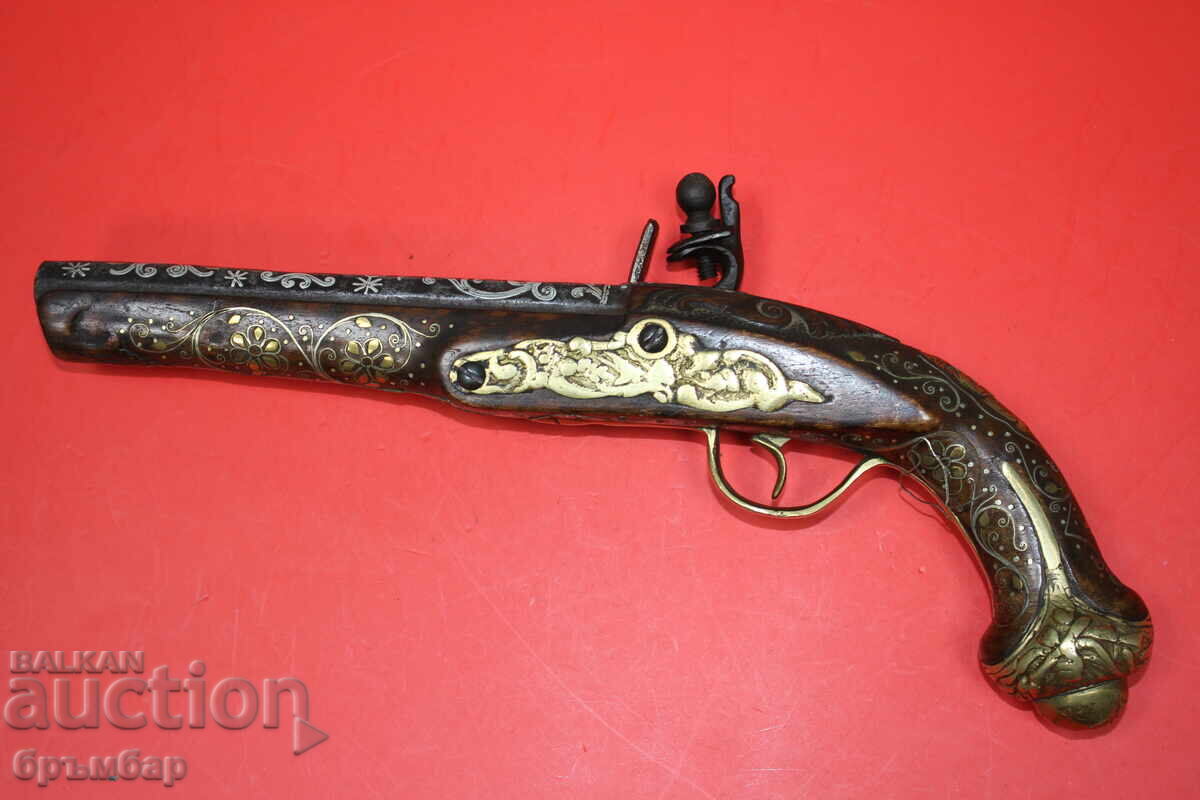 Παράδοση Πιστόλι πυροβόλο με πυρίτιο, με διακοσμητικά και ασήμι στην κάννη