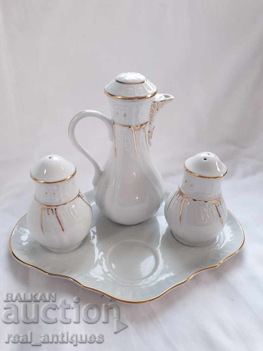 Set de condimente din portelan cu preț € 21.47 | 41.99 BGN