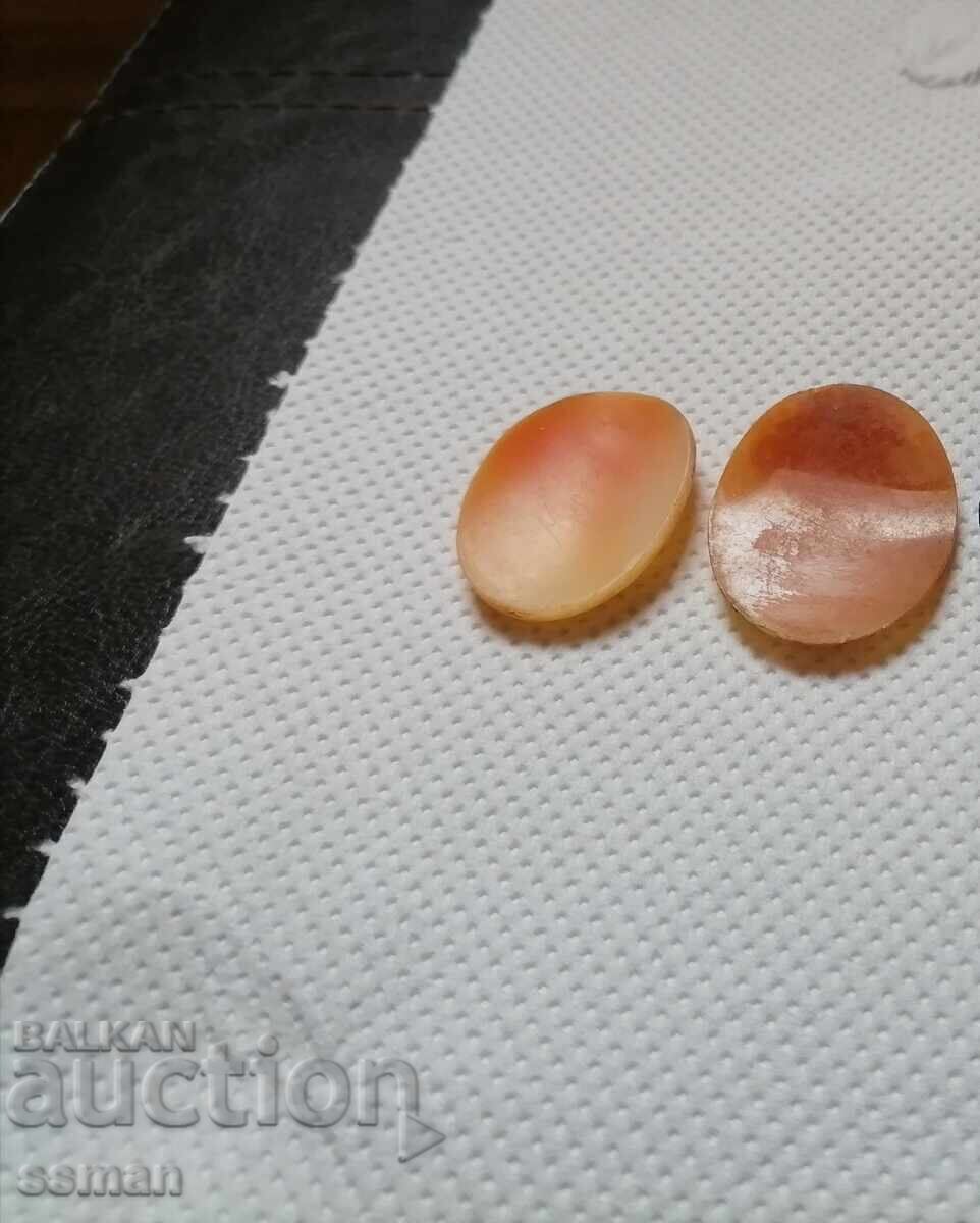 Auction  Old cameo cameos from a conch shell, one is on a silver carrier