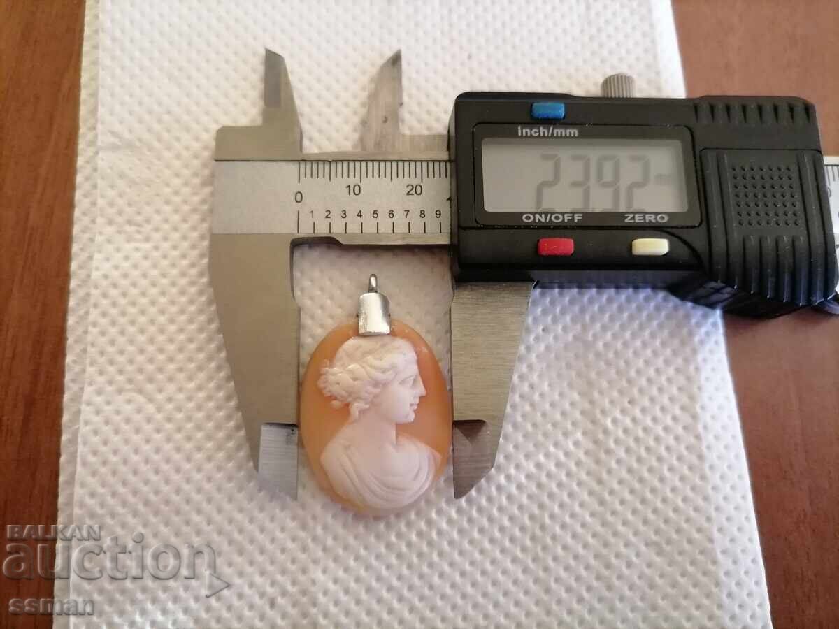 Old cameo cameos from a conch shell, one is on a silver carrier - 5