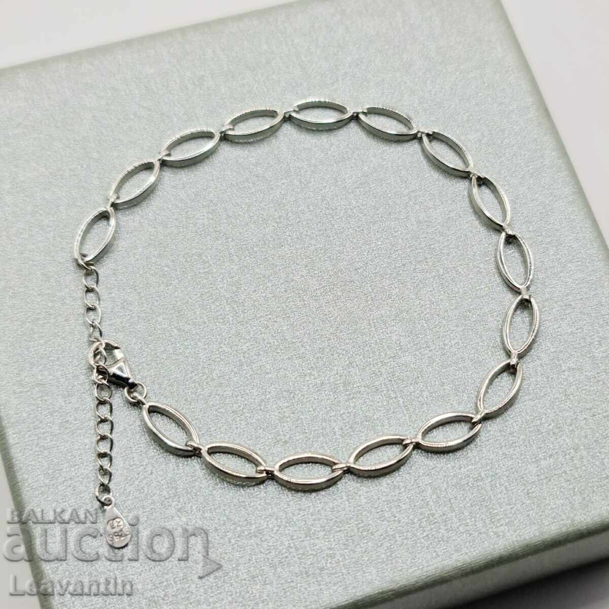 Сребърна гривна „Свързаност“ с цена € 47.04 | 92.00 лв. Сребърна гривна „Свързаност“ с цена € 47.04 | 92.00 лв.