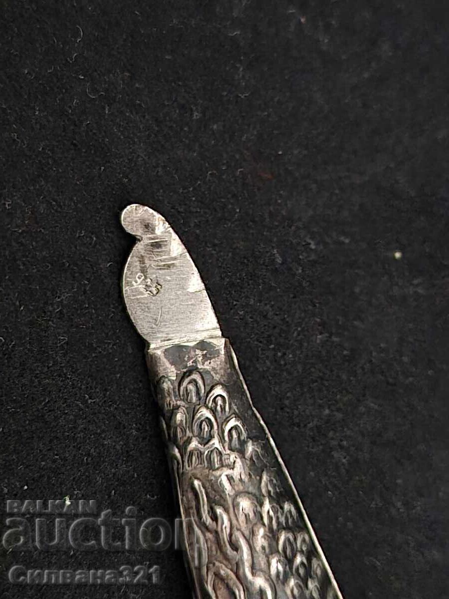 Livrarea Cuțit, Mâner din Os, Teacă Argintată Livrarea Cuțit, Mâner din Os, Teacă Argintată