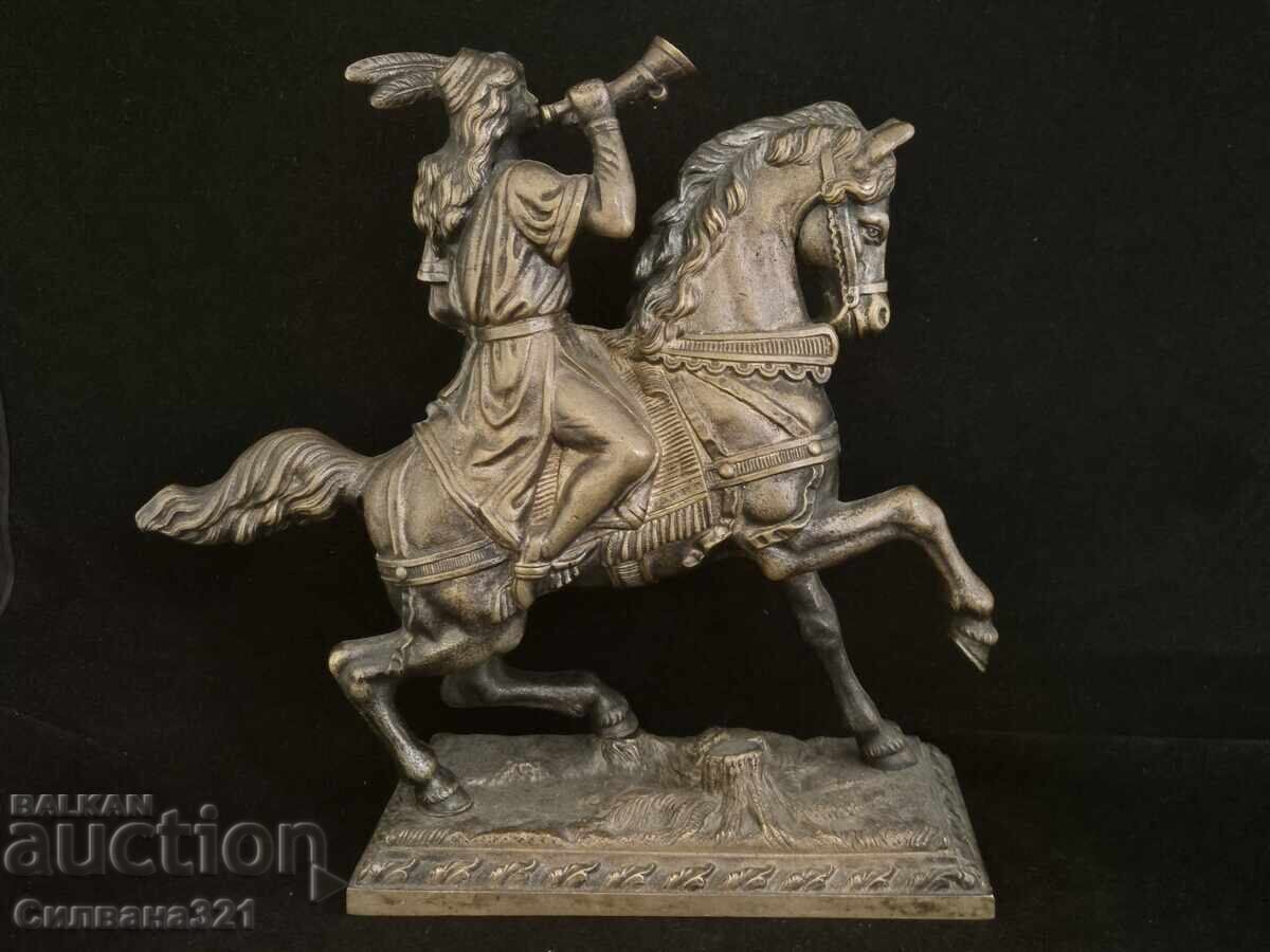 Livrarea Cuțit, Mâner din Os, Teacă Argintată Livrarea Cuțit, Mâner din Os, Teacă Argintată