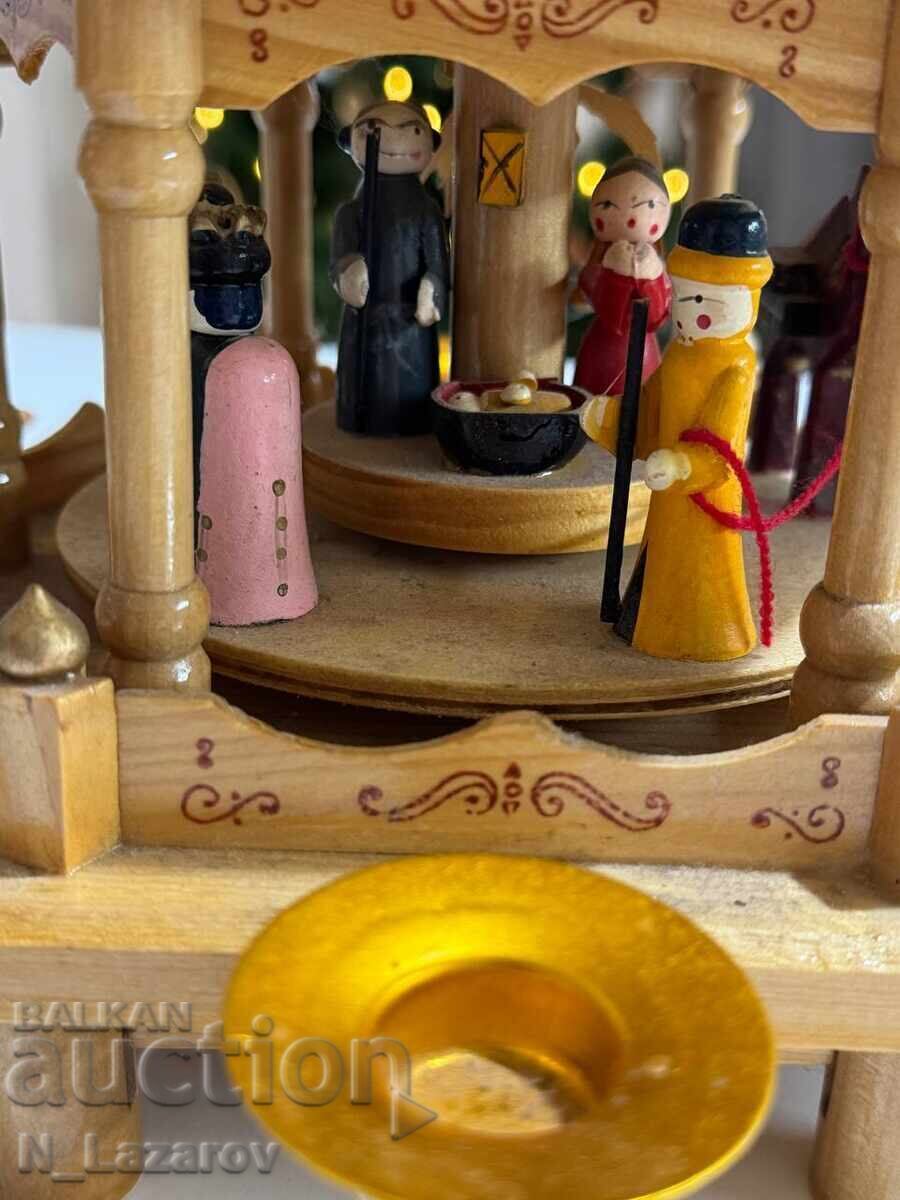 Παλιό αυτοκινούμενο ξύλινο γερμανικό παιχνίδι με κεριά με τιμή € 50.11 | 98.01 BGN Παλιό αυτοκινούμενο ξύλινο γερμανικό παιχνίδι με κεριά με τιμή € 50.11 | 98.01 BGN