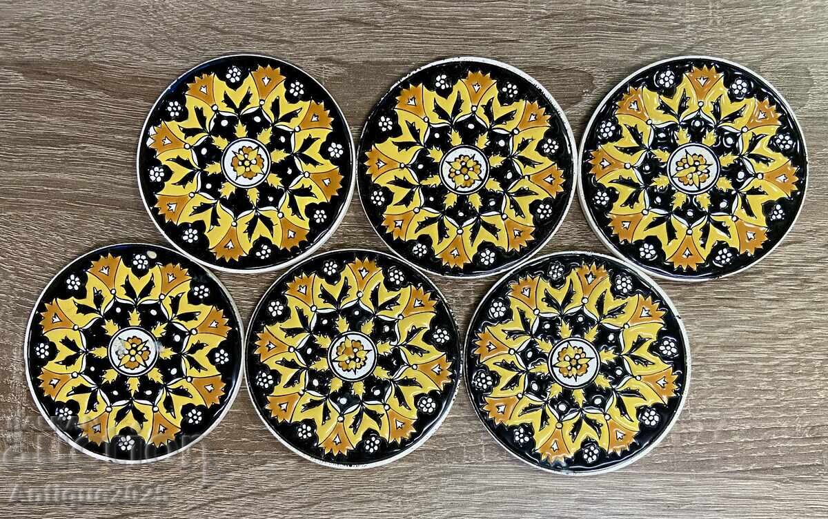 Vintage ceramic hot pads set Vintage ceramic hot pads set