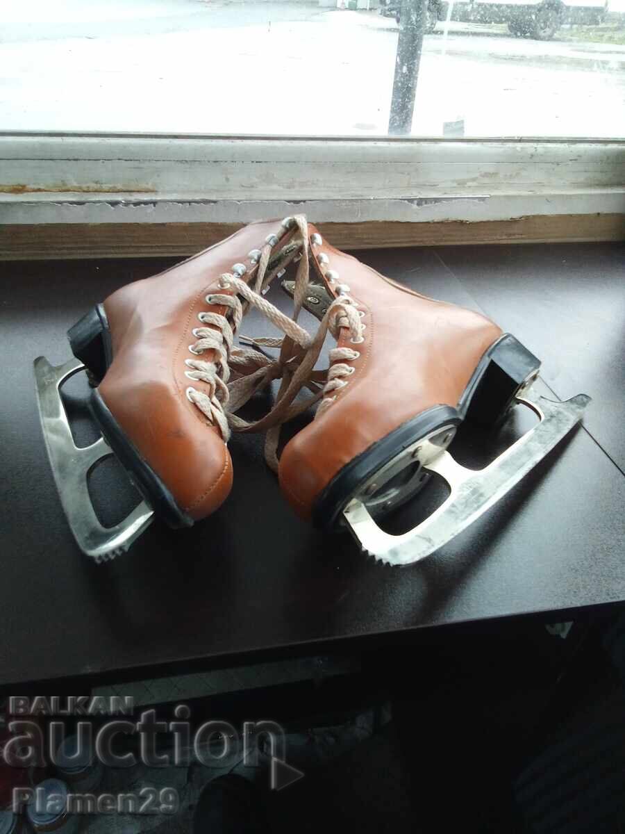 Selling skates Selling skates