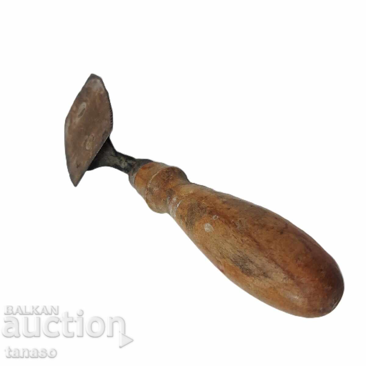 Ferăstrău vechi cu două tăișuri pentru furnir cu preț € 13.00 | 25.43 BGN