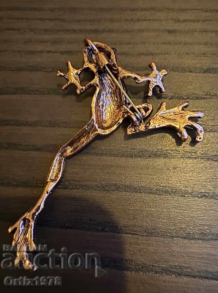 Auction  Gorgeous brooch with stones - frog