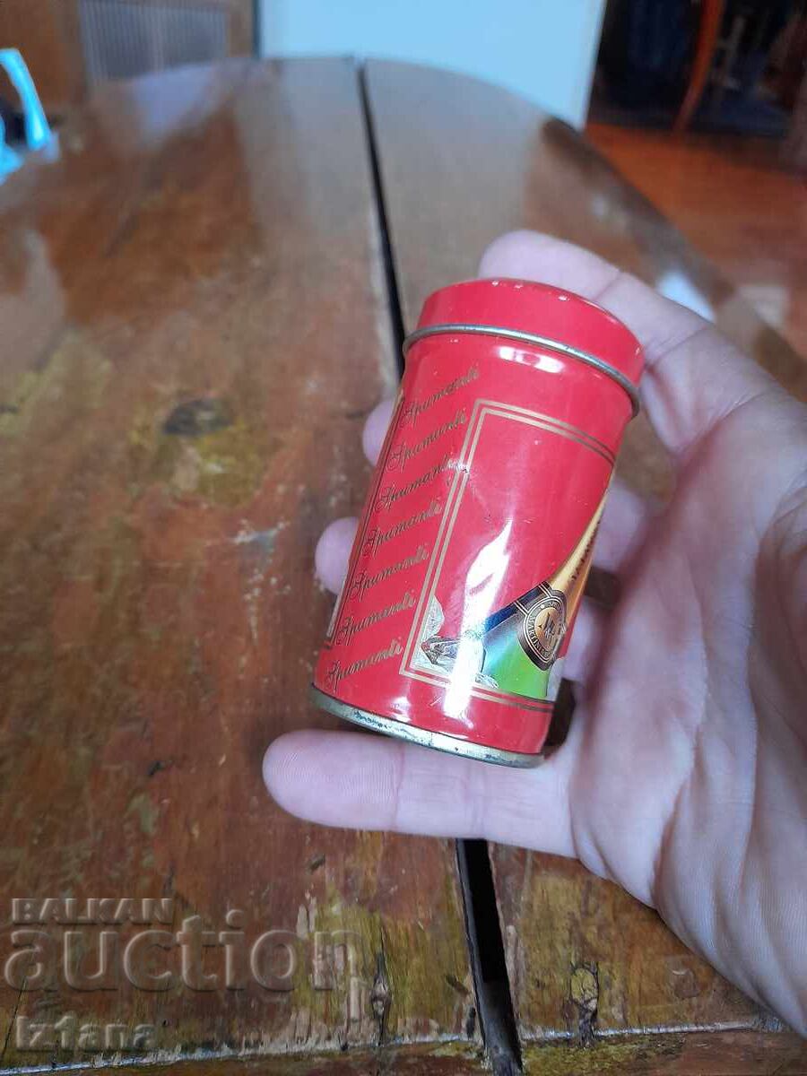 Livrarea Cutie veche de Martini