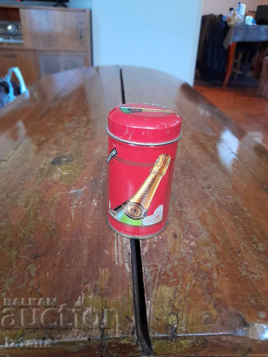 Cutie veche de Martini