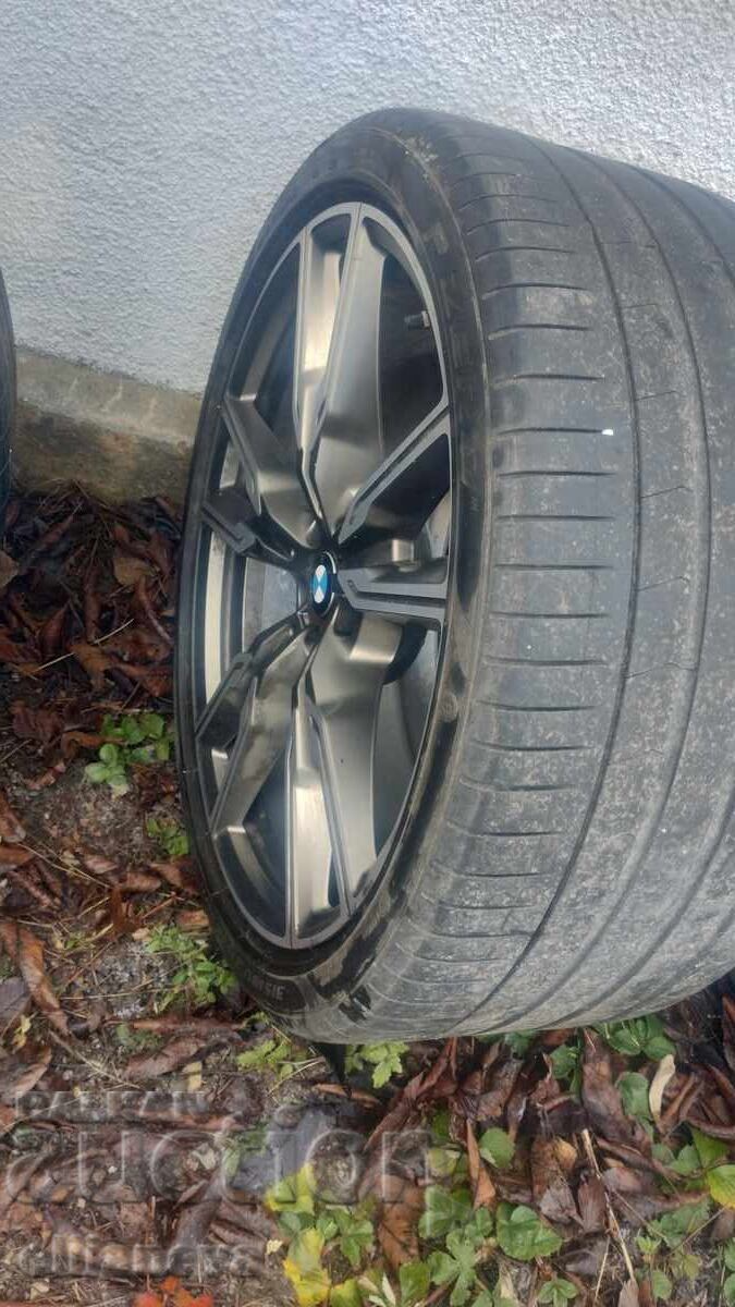 Delivery of 4 pcs. Rims with tires M 22 inch for BMW X6, X7
