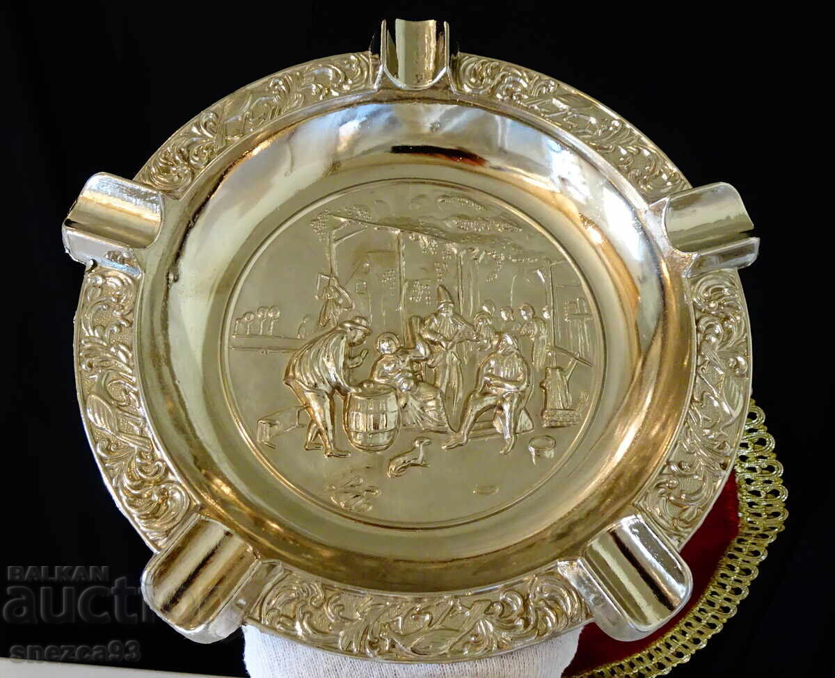 Παράδοση Ασημένιο μπρούτζινο τασάκι πούρων με ανάγλυφη αγροτική εικόνα