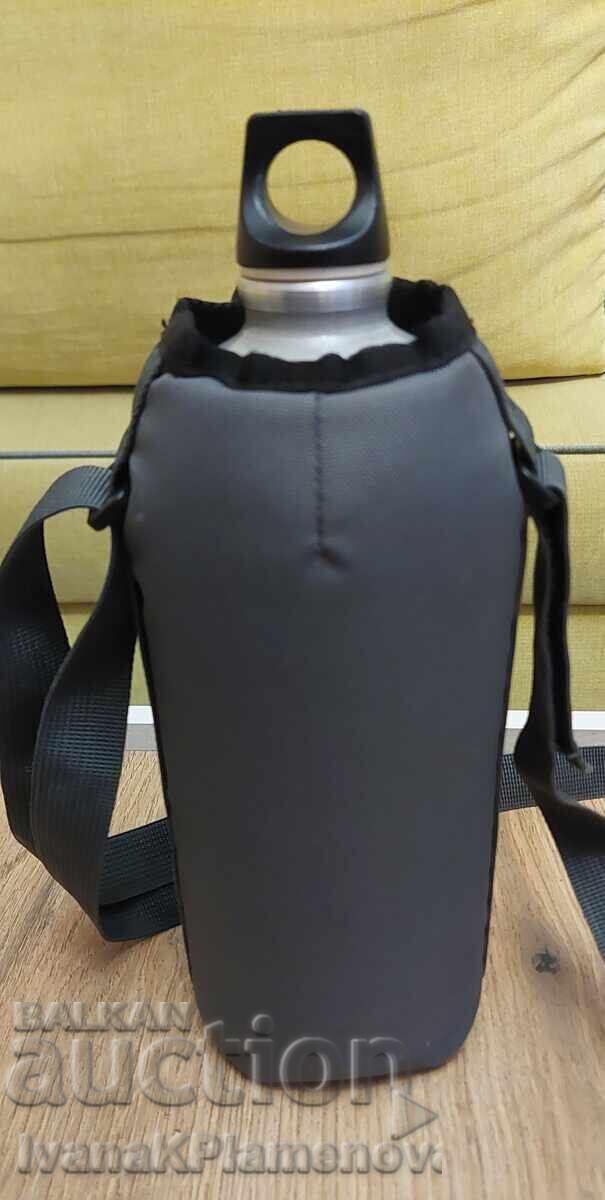 Delivery of Aluminum bottle with thermal bag for connoisseurs