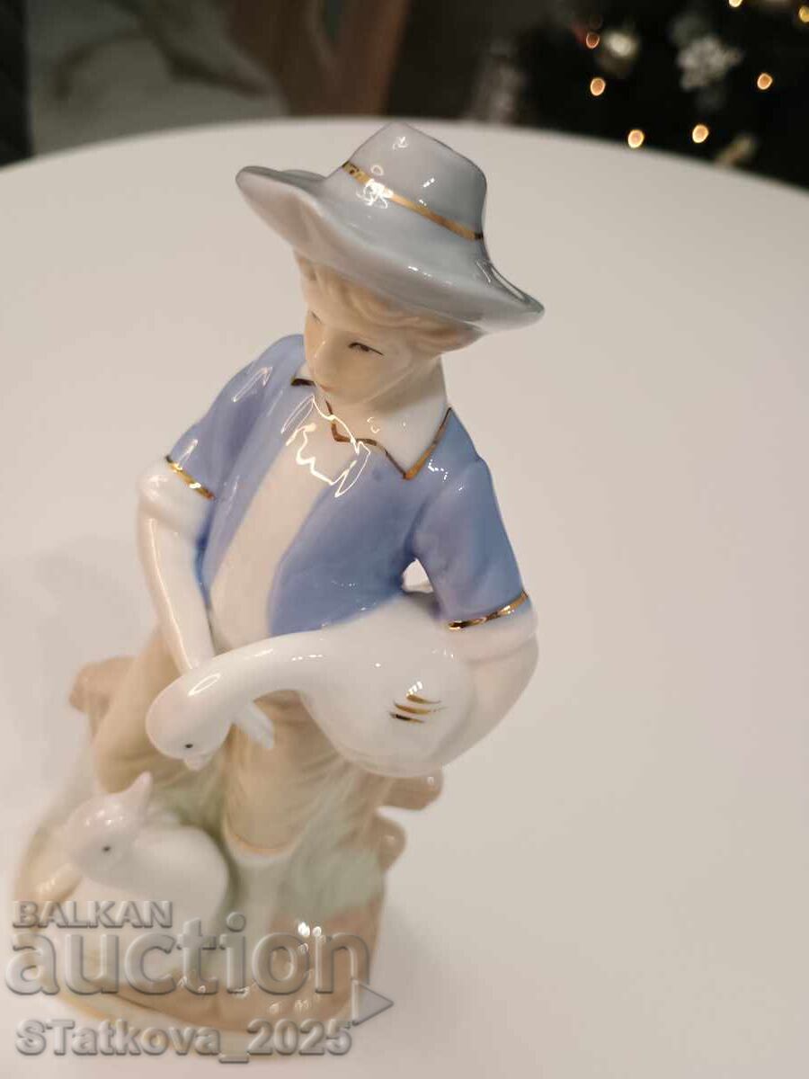 Auction Porcelain figurine Auction Porcelain figurine