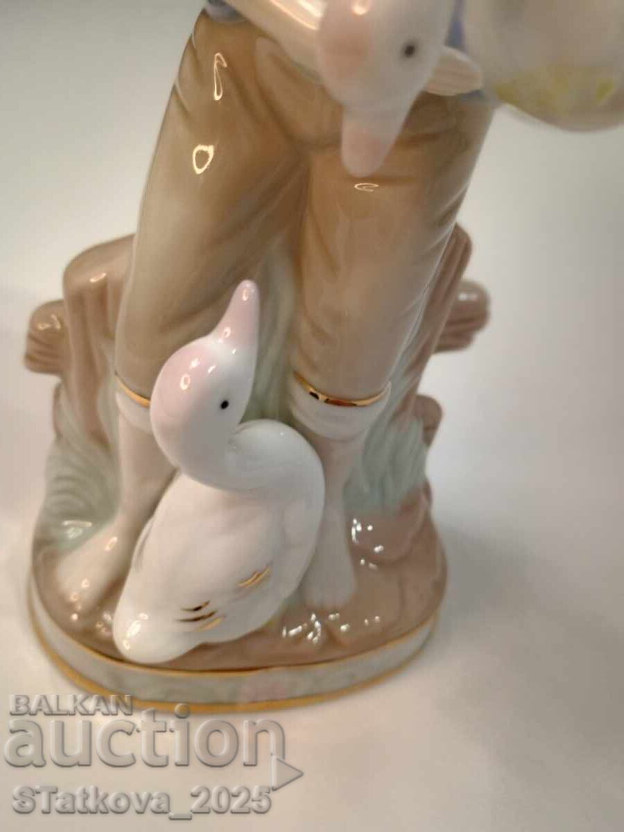 Porcelain figurine - 5 Porcelain figurine - 5