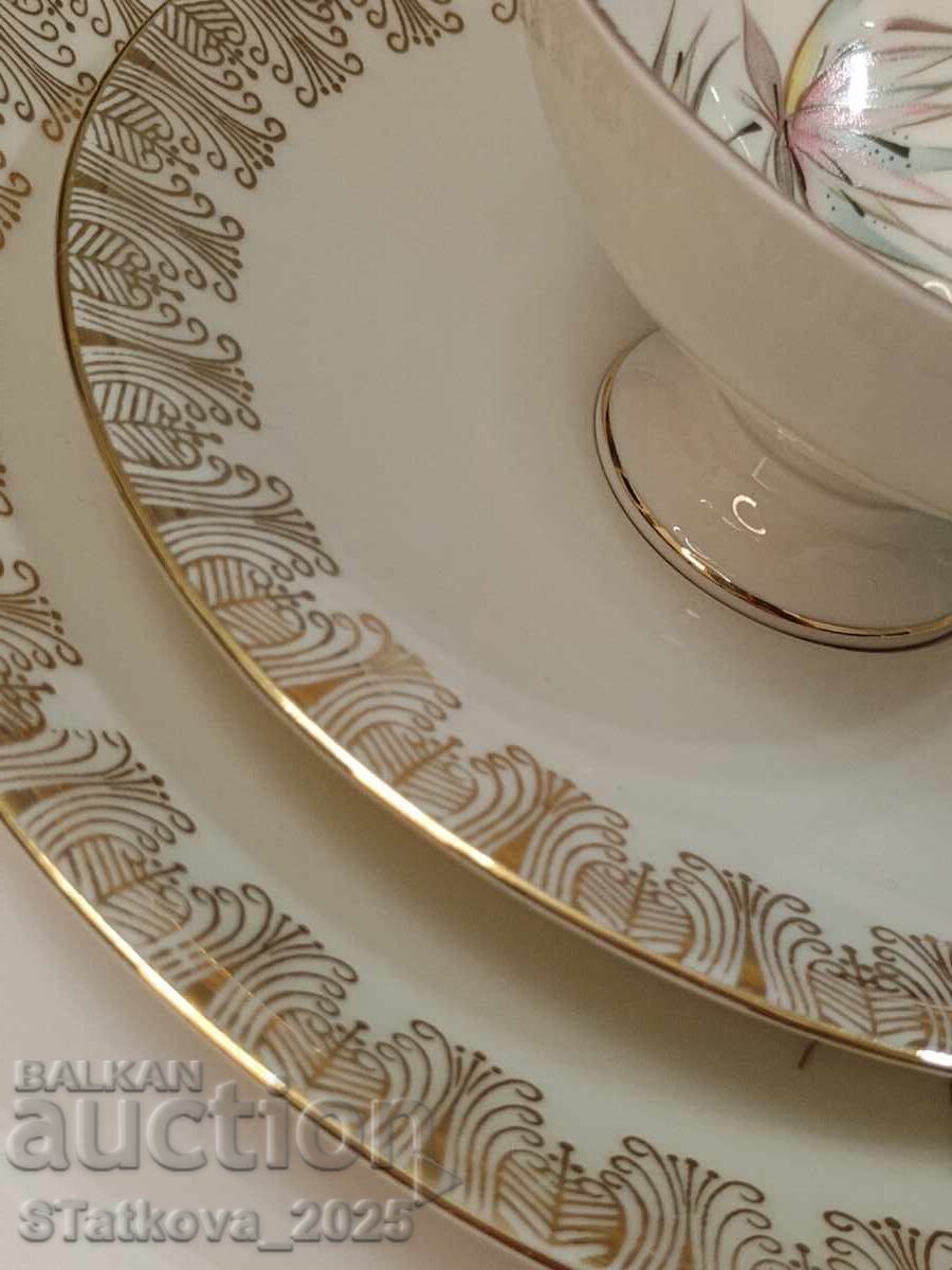 Auction Three-piece porcelain coffee set Auction Three-piece porcelain coffee set