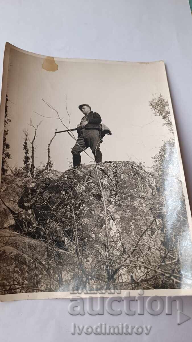 Снимка Ловджия на скала