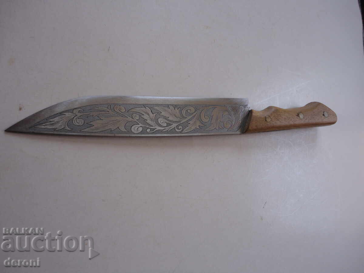 Аукцион Страхотен ловен нож гравюри Аукцион Страхотен ловен нож гравюри