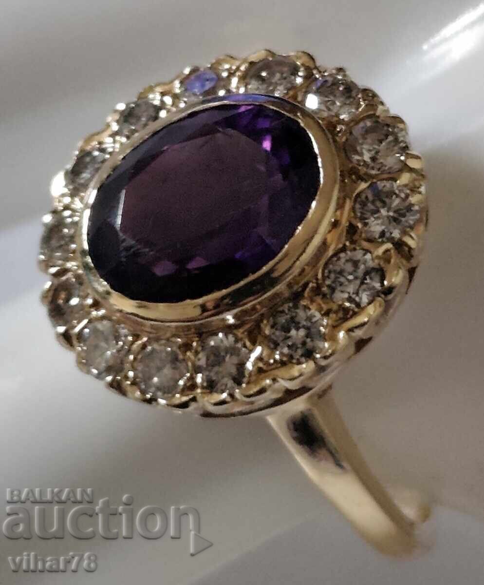Златен пръстен 14 карата с аметист и диаманти Златен пръстен 14 карата с аметист и диаманти