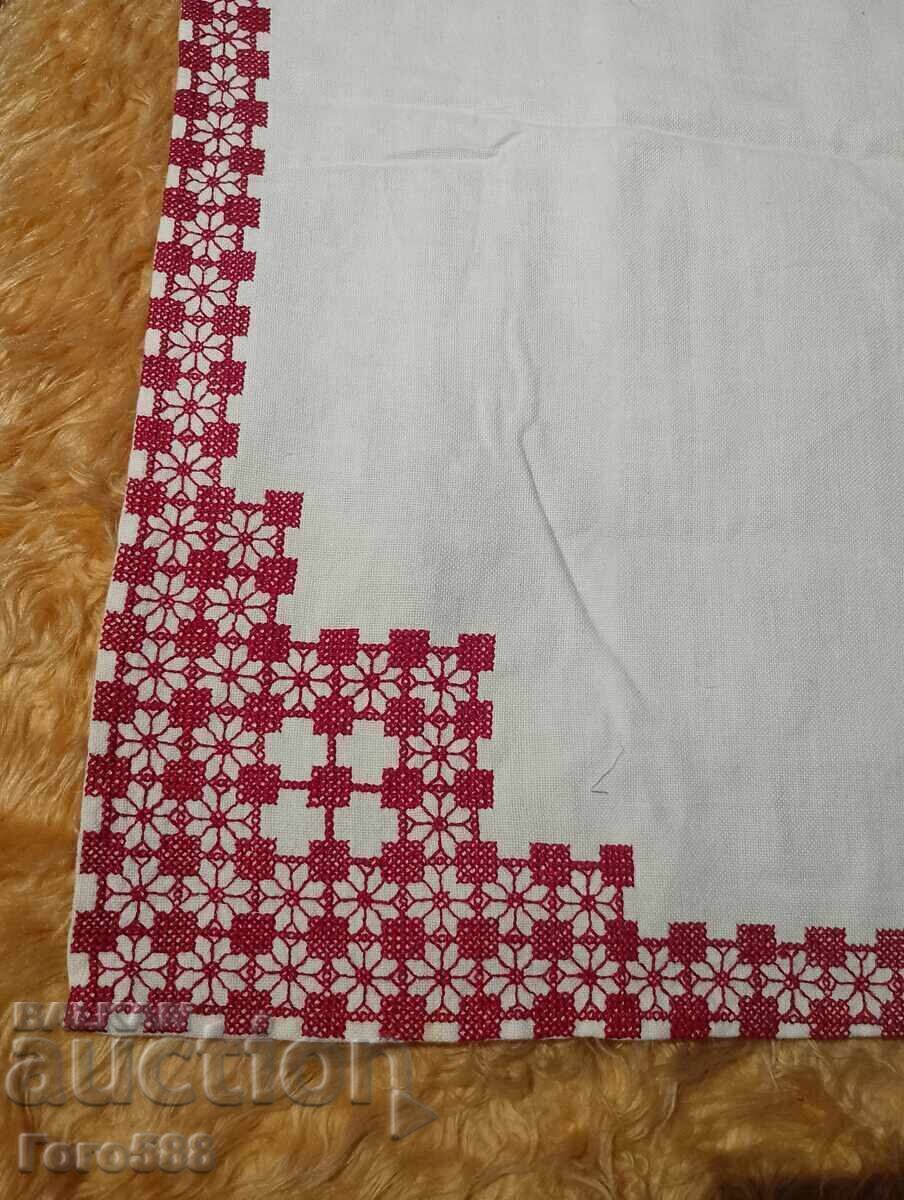 Μικρό κάλυμμα τραπεζιού 16 με τιμή € 1.00 | 1.96 BGN