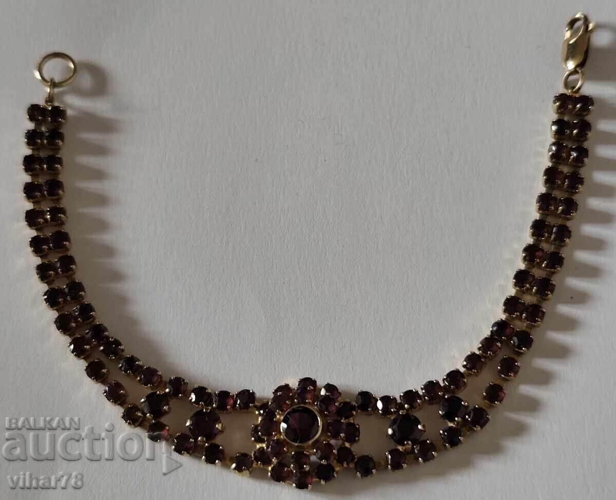 Gold bracelet 8 karat with Bohemian garnets with price € 1329.35 | 2599.98 BGN