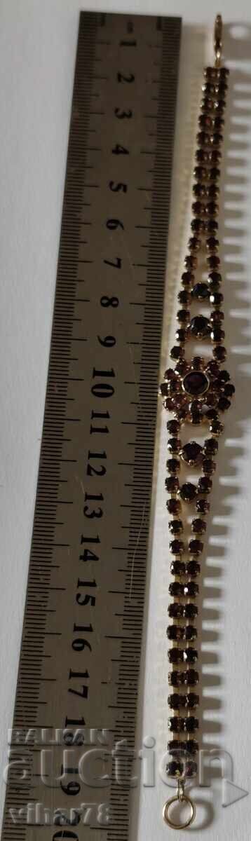 Παράδοση Χρυσό βραχιόλι 8 καρατίων με μποέμικο γρανάτη