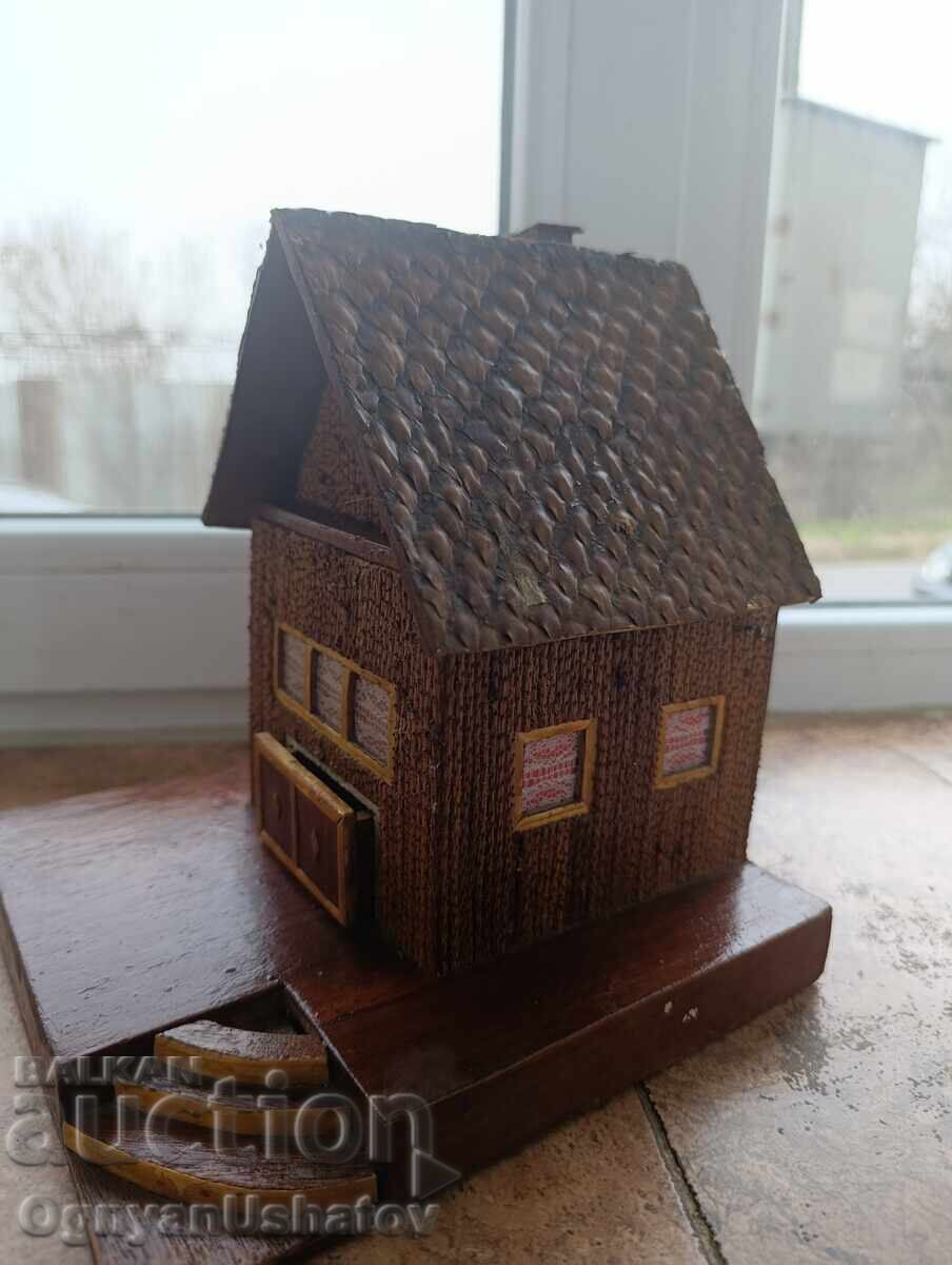Дървена къщичка - Табакера с цена € 112.48 | 219.99 лв.