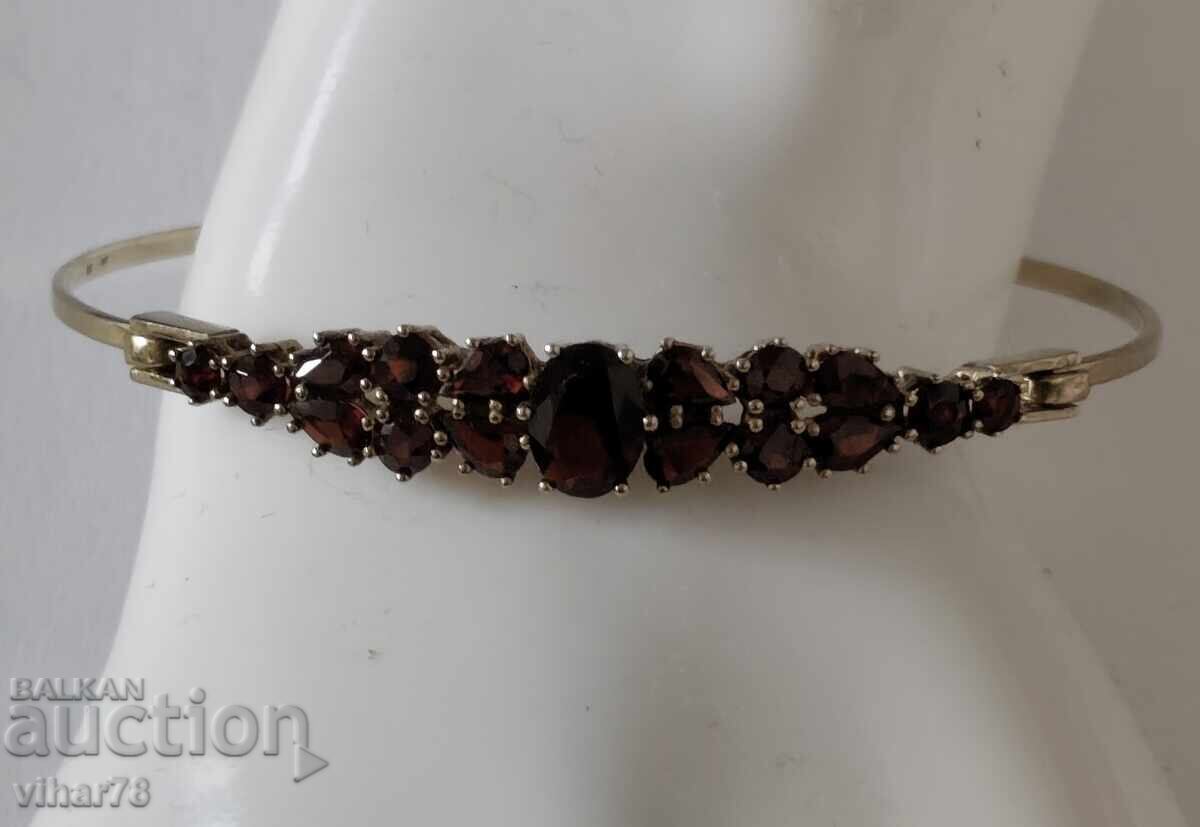 Gold bracelet 8 karat with garnet with price € 699.99 | 1369.07 BGN