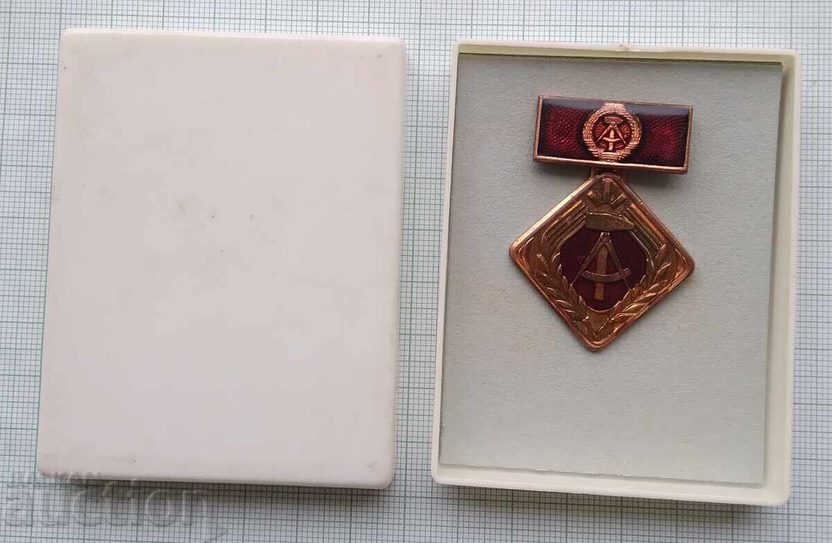 19284 Socialist Labor Activist Germany with Box with price € 3.07 | 6.00 BGN 19284 Socialist Labor Activist Germany with Box with price € 3.07 | 6.00 BGN