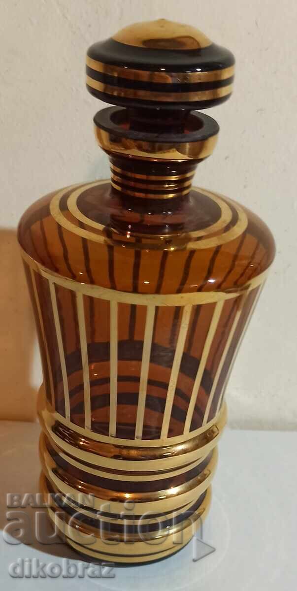 Δημοπρασία Γυάλινη καράφα με έγχρωμο γυαλί και χρυσά διακοσμητικά