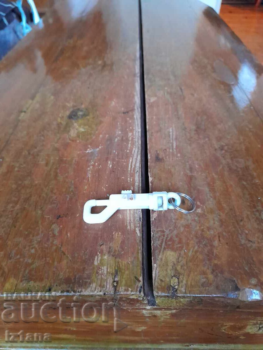 Ένα παλιό μπρελόκ Ένα παλιό μπρελόκ