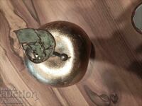 Златна ябълка пластика