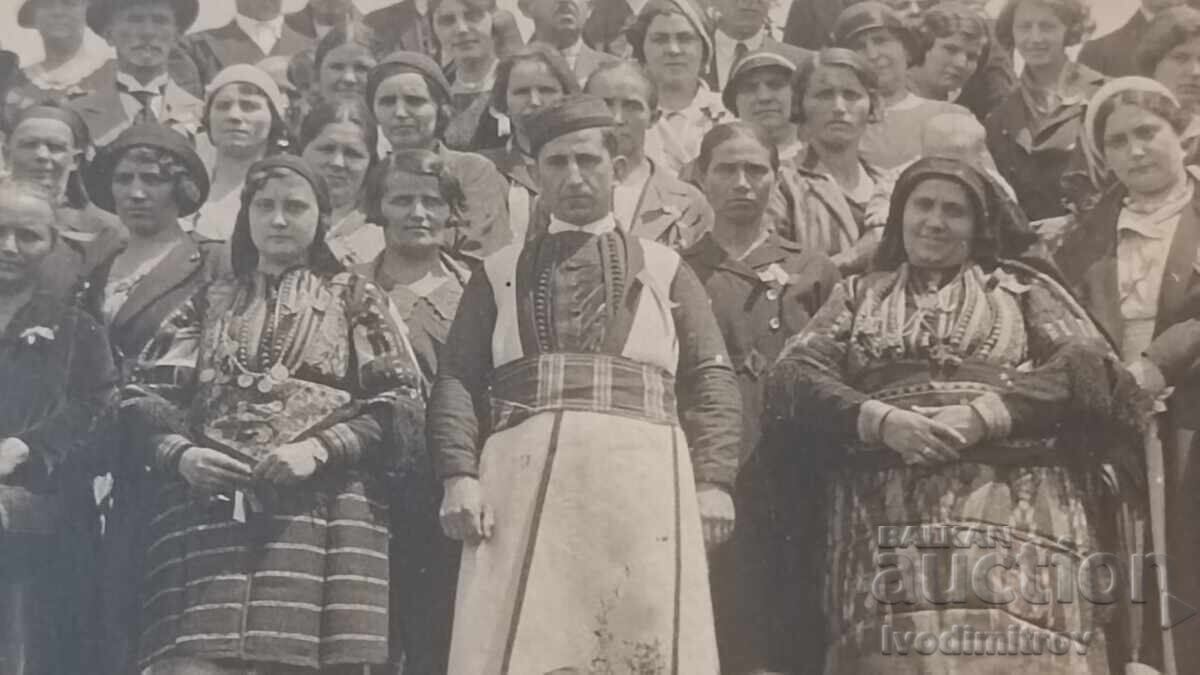 Δημοπρασία Φωτογραφία Άνδρες γυναίκες και παιδιά Δημοπρασία Φωτογραφία Άνδρες γυναίκες και παιδιά