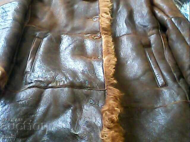 Auction Beautiful leather coat, Ses original, sheep's wool, Lionardo Auction Beautiful leather coat, Ses original, sheep's wool, Lionardo
