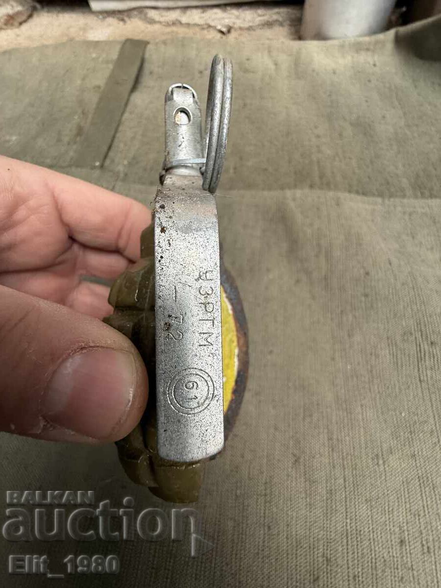 Livrarea Grenadă de mână