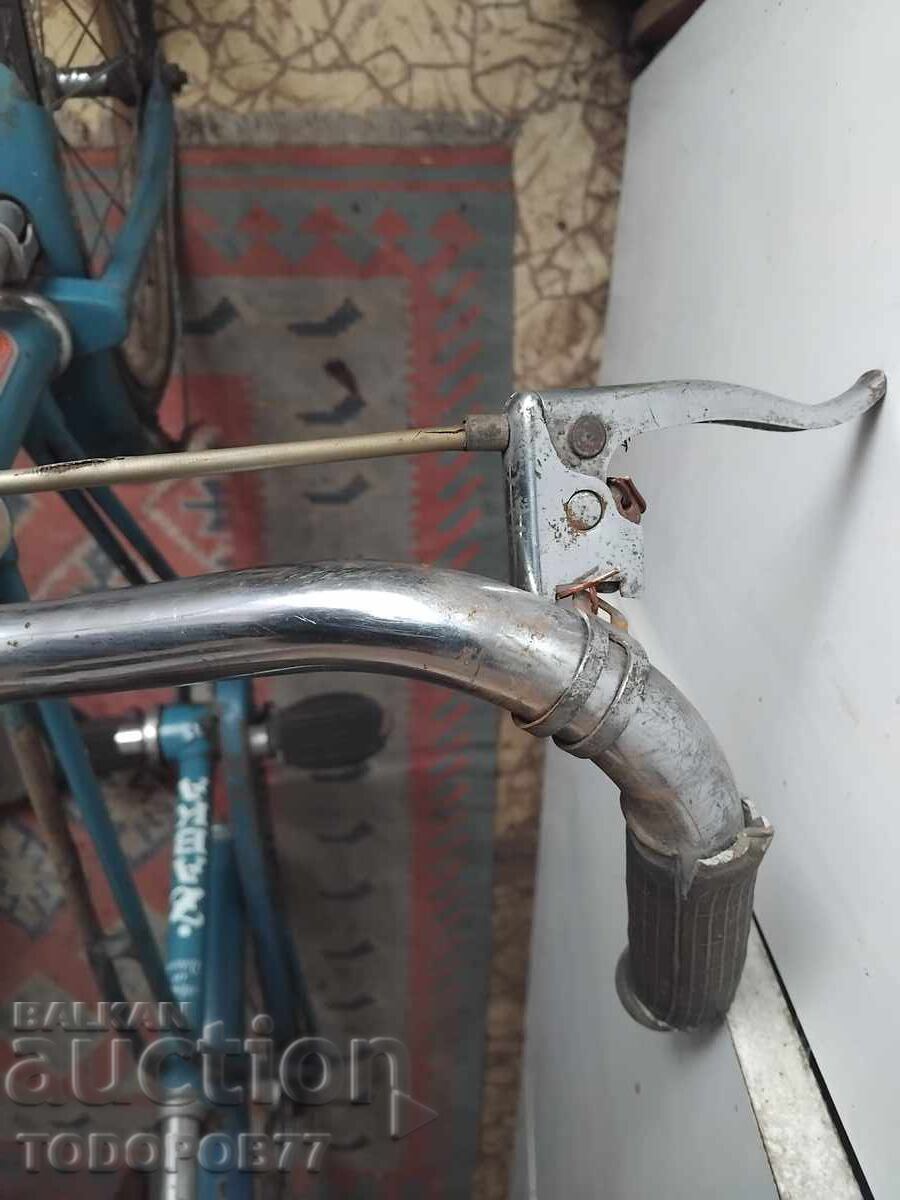 Livrarea "Bicicletă pentru copii foarte veche din perioada socialistă "BROASCĂ", poloneză"