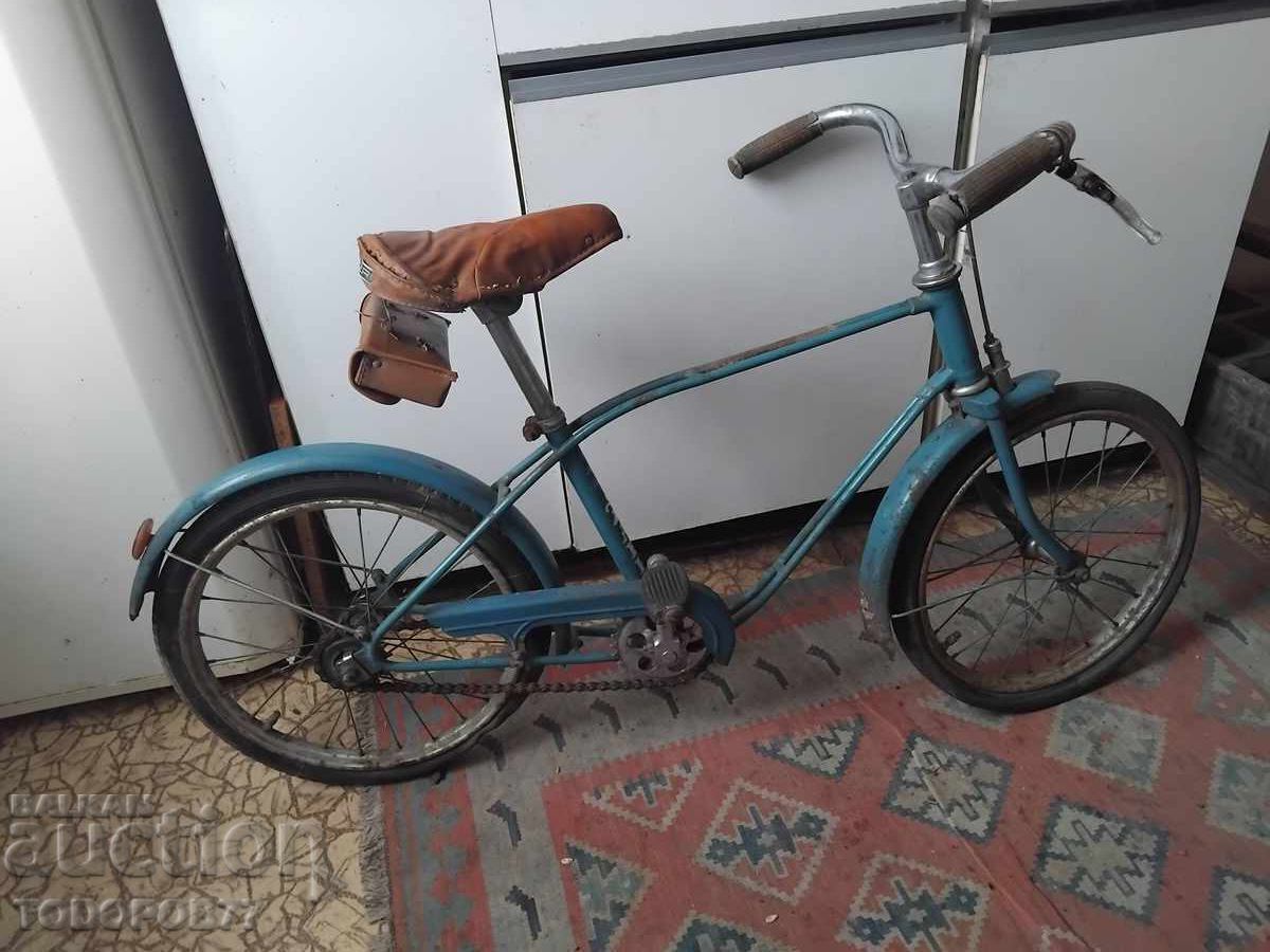 "Bicicletă pentru copii foarte veche din perioada socialistă "BROASCĂ", poloneză"