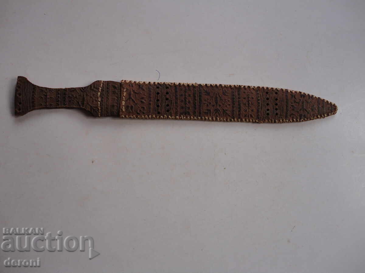 Auction Leather sheath for a dagger Auction Leather sheath for a dagger