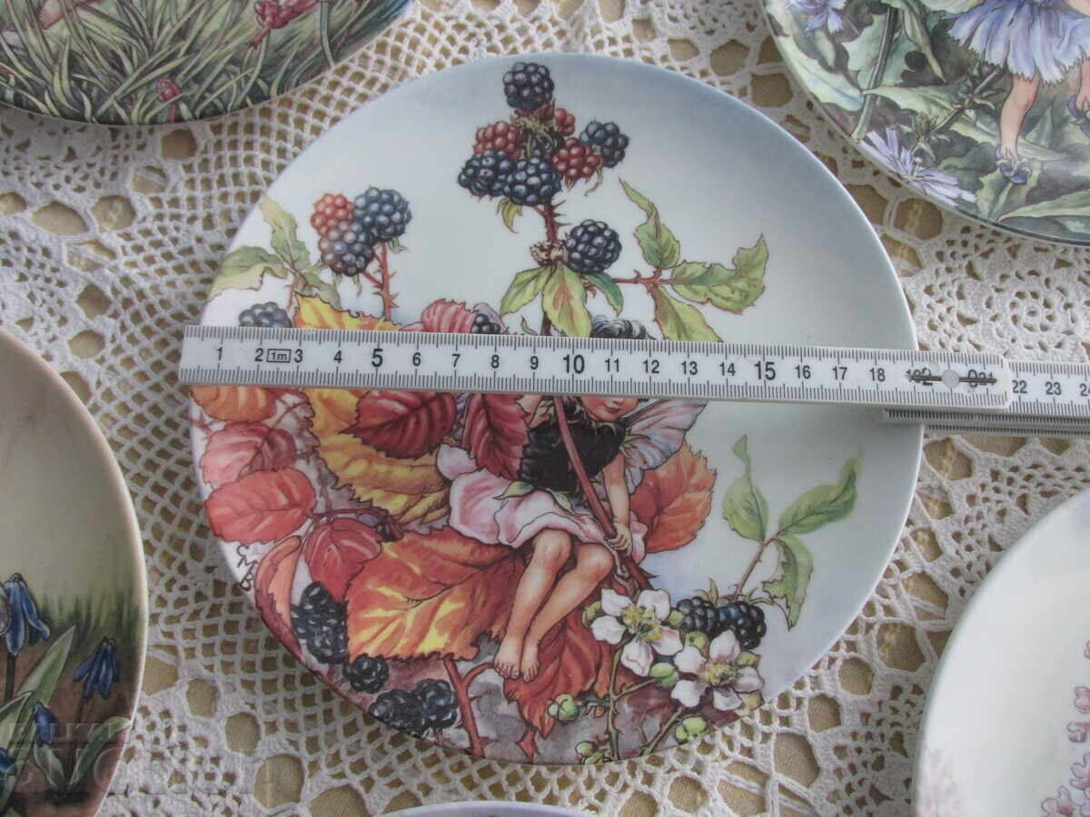 Porcelain plates collection, 6 pcs with price € 46.02 | 90.01 BGN Porcelain plates collection, 6 pcs with price € 46.02 | 90.01 BGN