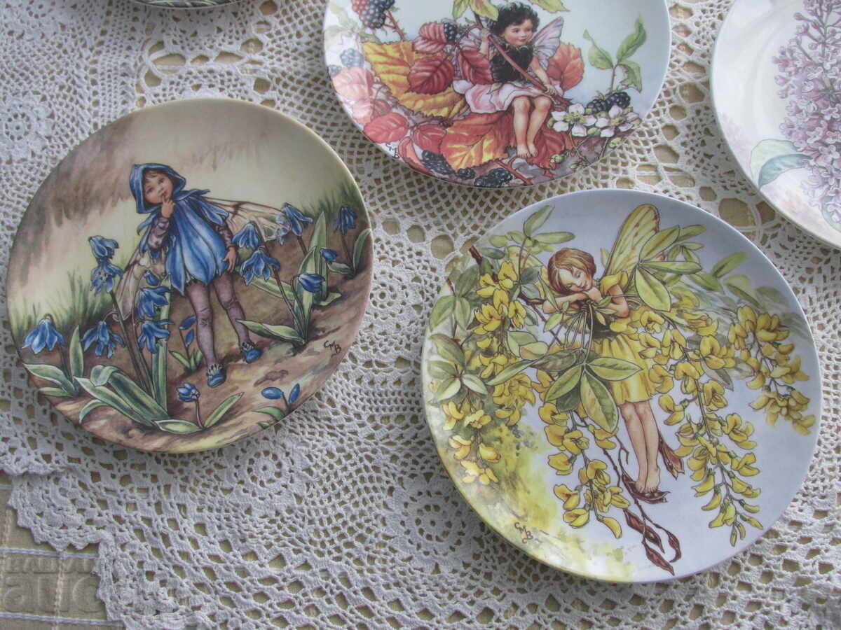 Delivery of Porcelain plates collection, 6 pcs Delivery of Porcelain plates collection, 6 pcs